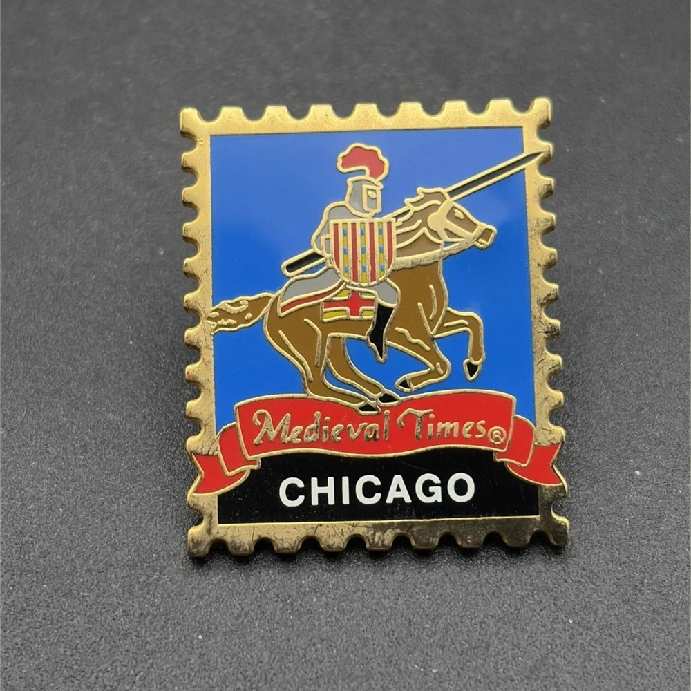 Medieval Times Chicago Illinois‎ Jousting Knight Horse Lapel Hat Pin